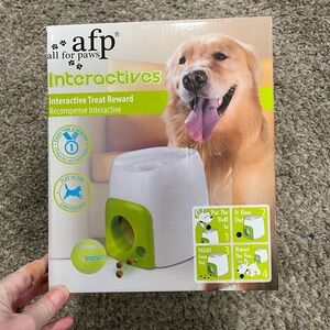 AFP Interactives Dog Fetch N Treat All for Paws Dispenser Trainer Like New